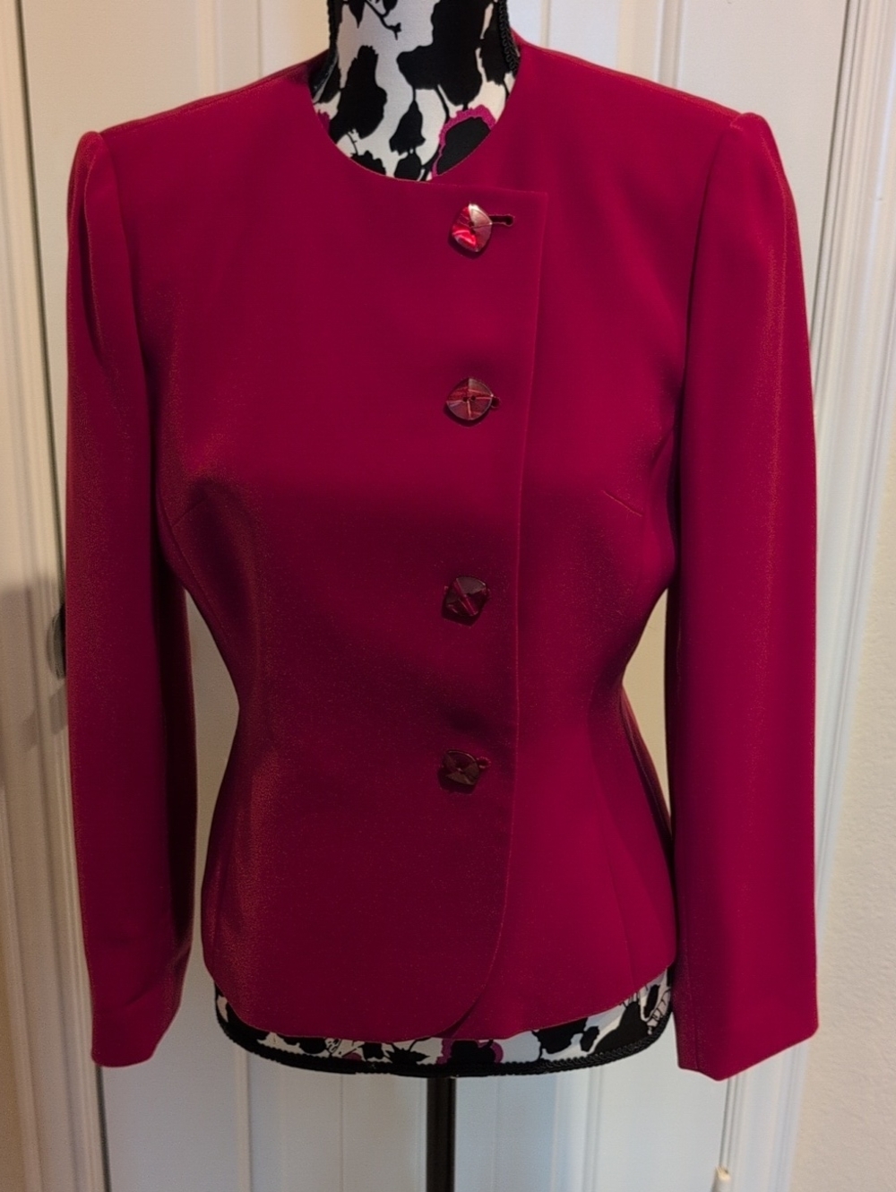 Kasper Women's Fitted Red Blazer with Decorative Buttons Size Petite 6